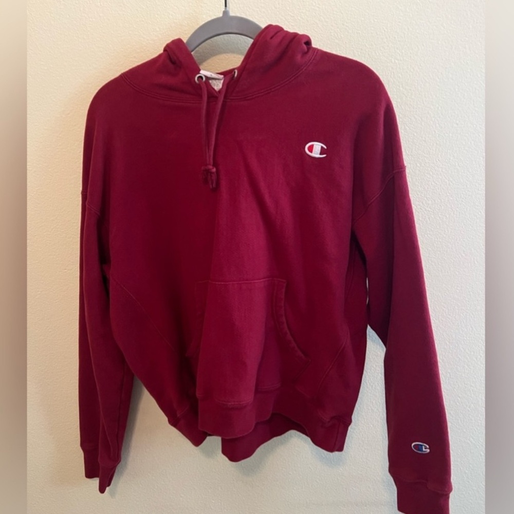 Champion Hoodie
Lightly worn
no stains/tears


Message me for any questions!<3